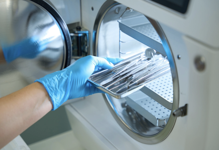 اتوکلاو چیست و چرا یکی از حیاتی‌ترین تجهیزات مراکز درمانی محسوب می‌شود؟